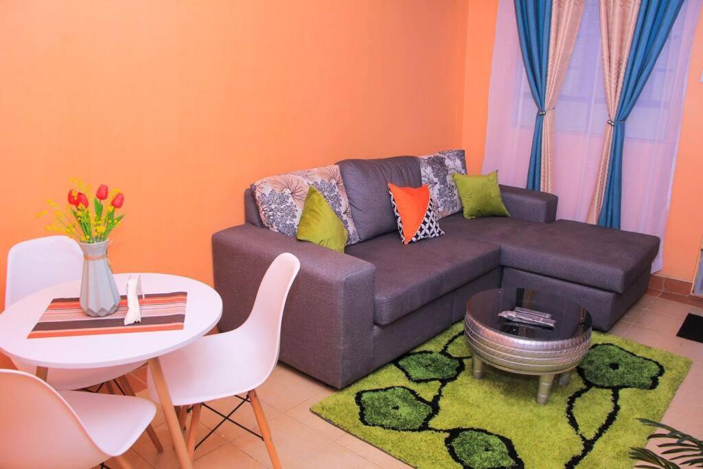 Cozy Homes 1 Bedroom House With Wi-Fi King Size Bed. Free Parking Naivasha Kültér fotó